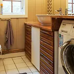 펜션 Four-bedroom In *