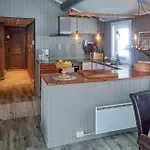 בית נופש Four-bedroom In *